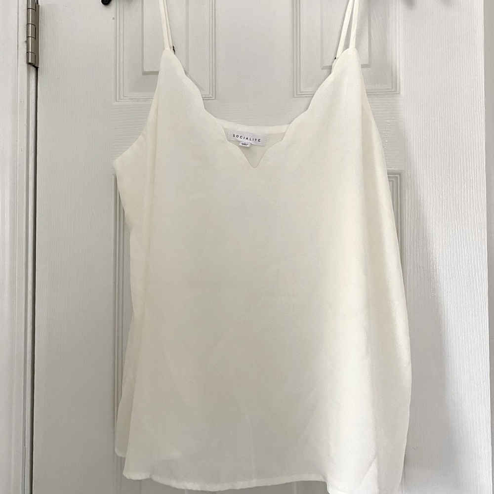 Cream Scalloped V-Neck Tank Top